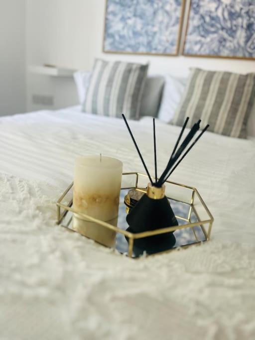 Modern 2 Bed Apartment With Free Parking And Netflix Dawley Eksteriør billede