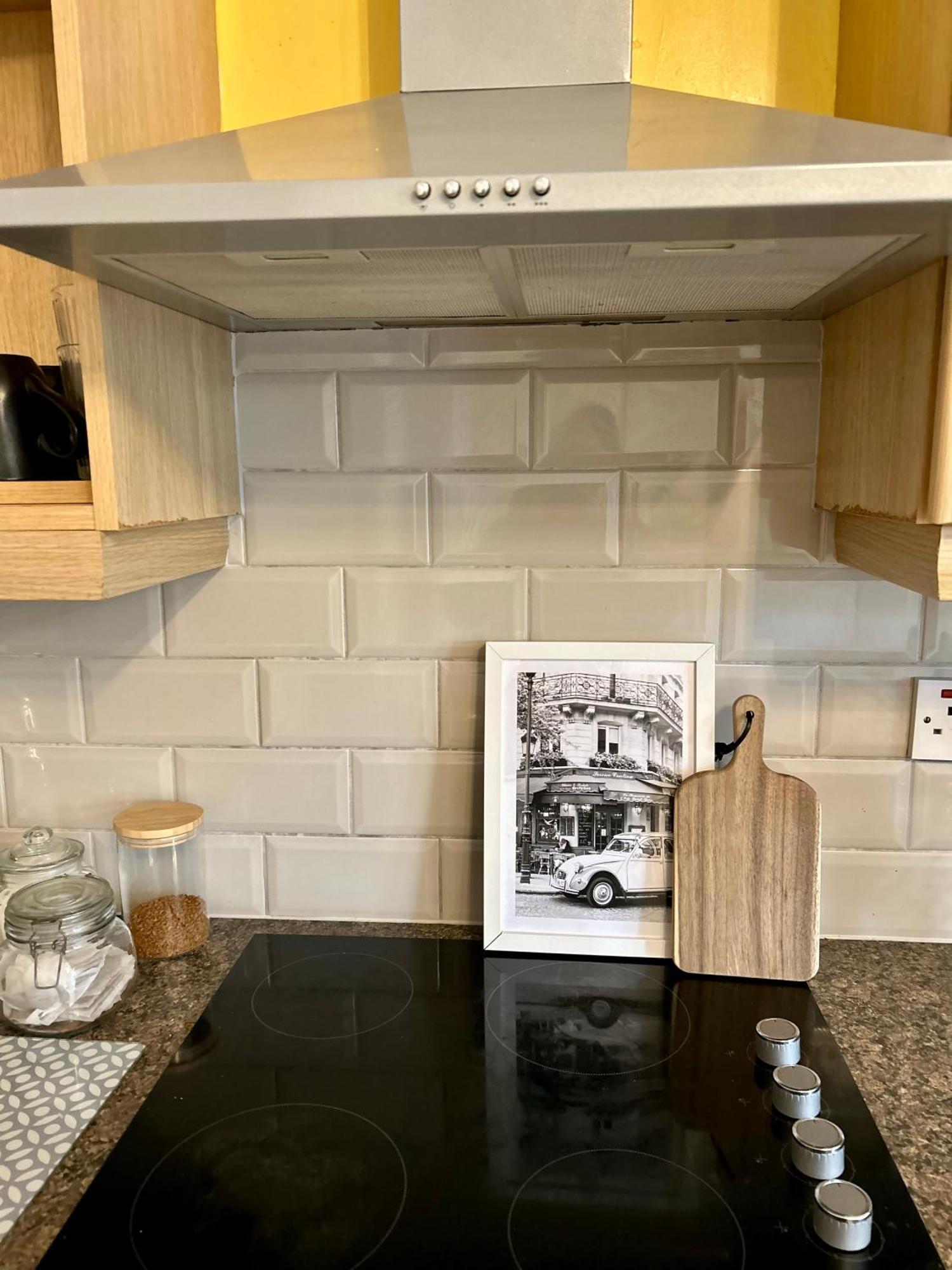 Modern 2 Bed Apartment With Free Parking And Netflix Dawley Eksteriør billede